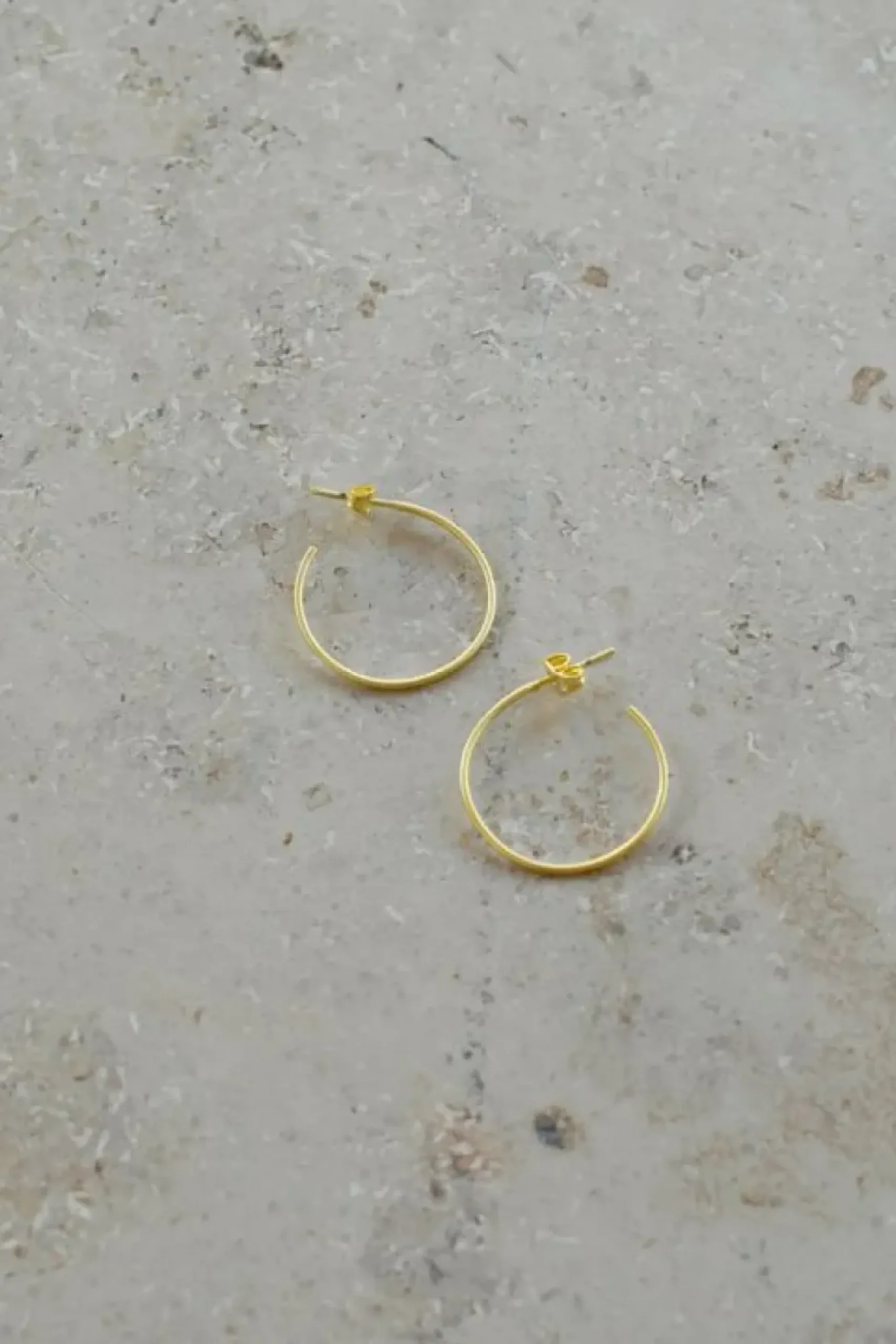 Oorbellen|Sieraden*By bar pd mat ring | gold