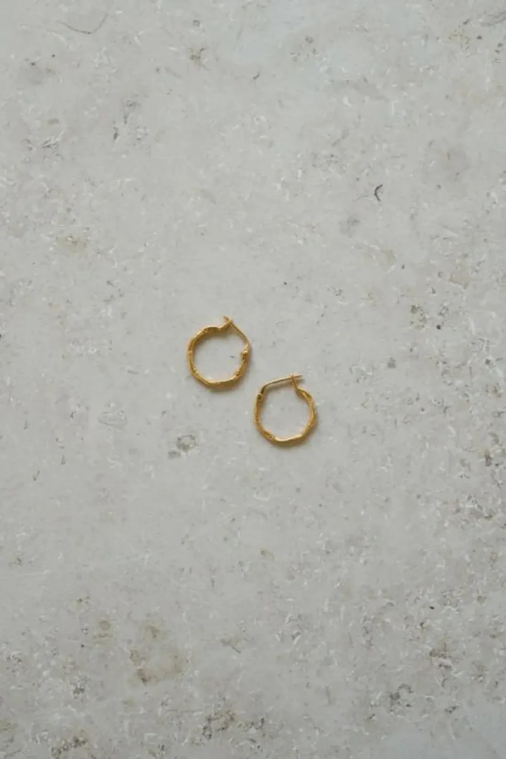Oorbellen|Sieraden*By bar PD mila round earring | gold