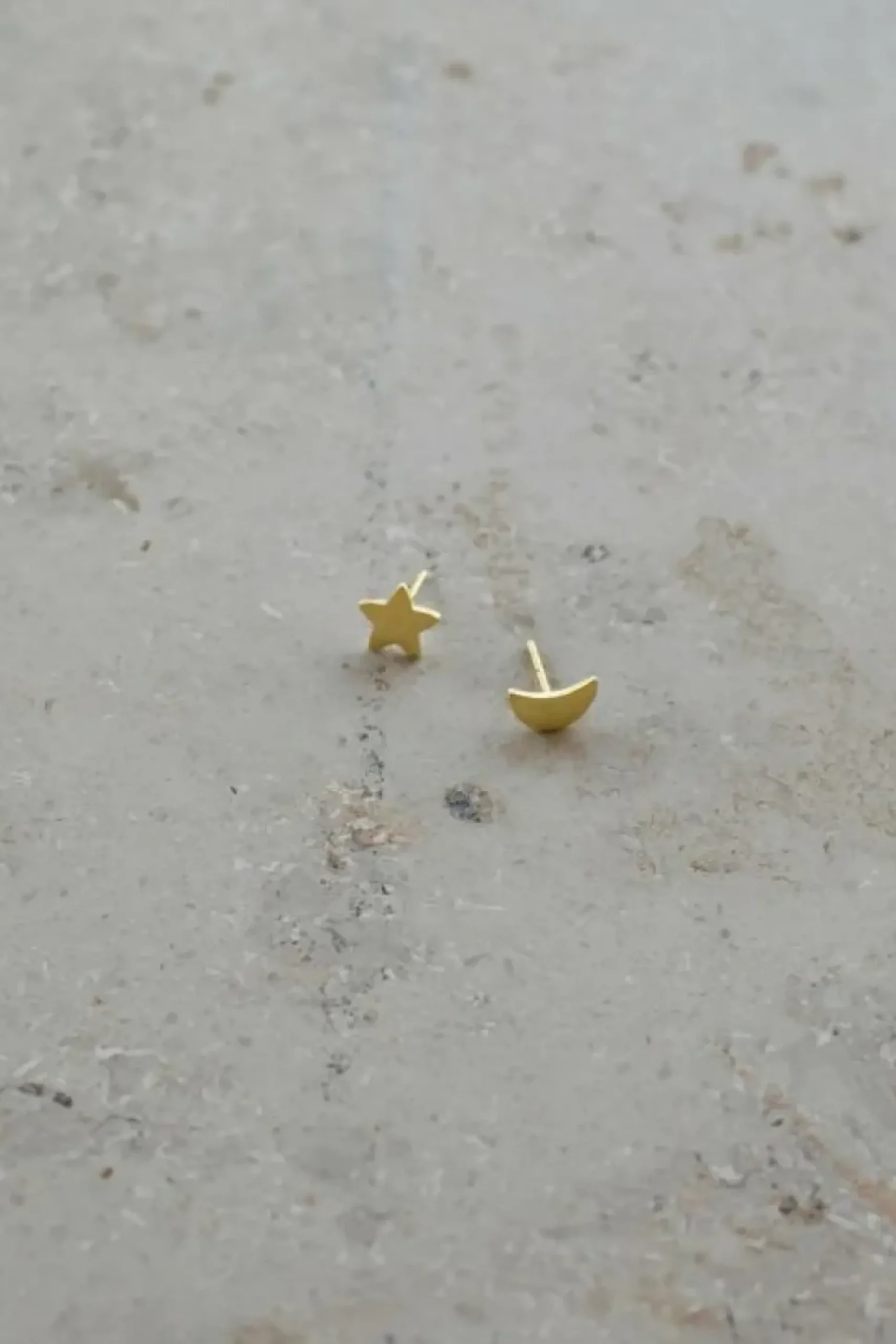 Oorbellen|Sieraden*By bar PD Star and Moon | gold